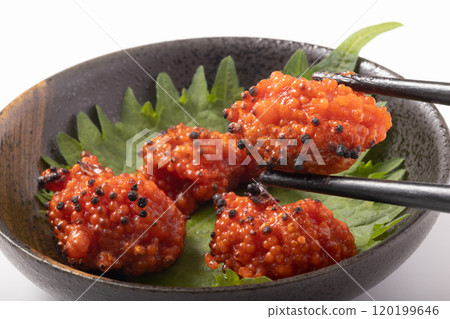 Grilled Sujiko (Coho Salmon Roe) 120199646