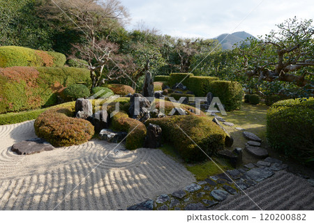 由岡山縣高橋市小堀遠州建造的庭園寄居寺Bitchū-Takahashi 120200882