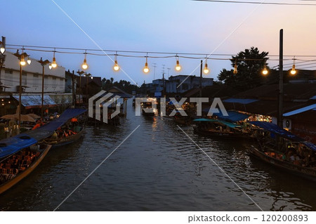 Night view of Mae Klong River / Amphawa Floating Market 120200893