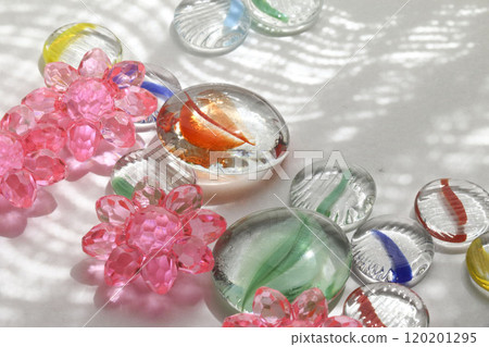 大理石和硬幣的材質圖像，給人耳目一新的感覺 120201295