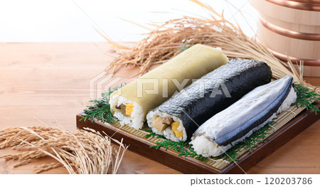 Set of 3 country sushi (Nori-maki, Konbumaki sushi, Sanma sushi) Local cuisine Nachikatsuura Town, Wakayama Prefecture 120203786