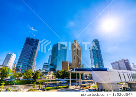 Yokohama cityscape in Japan: Sakuragicho Station, Yokohama City Hall and other buildings... a ray of hope for a new era = 13th 120203844