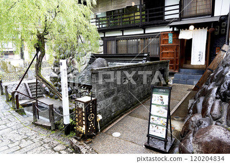 Gujo Hachiman Teahouse (cafe) next to Sogi-sui (White Cloud Water) 120204834