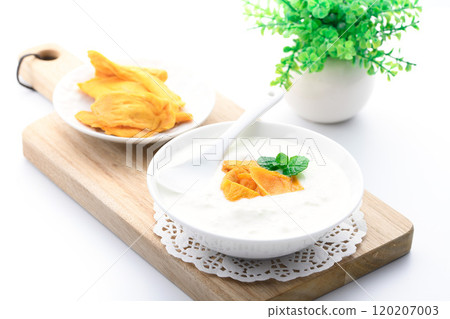 Mango yogurt 120207003
