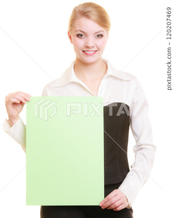 Ad. Businesswoman holding blank copy space banner 120207469