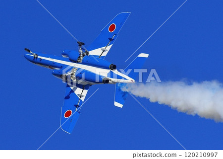 Blue Impulse's artistic flight 120210997
