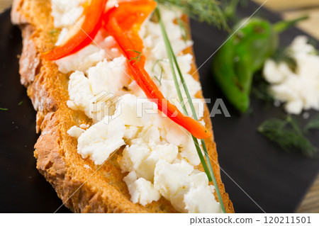 Sandwich with brynza, bell pepper and greens 120211501