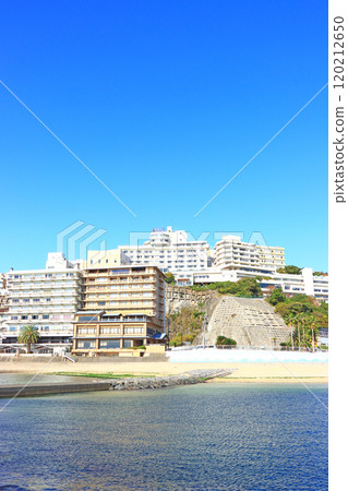 愛知縣蒲郡市的海邊和西浦溫泉風景 120212650