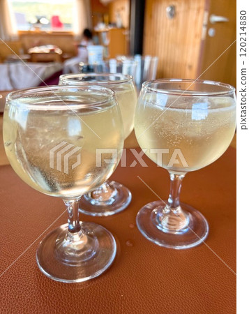 Delicious champagne Delicious champagne 120214880