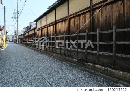 京都島原的風景和鵝卵石街道 京都島原的風景和鵝卵石街道 120215512