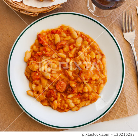 Appetizing braised beans with chorizo sausage pieces Appetizing braised beans with chorizo sausage pieces 120216282