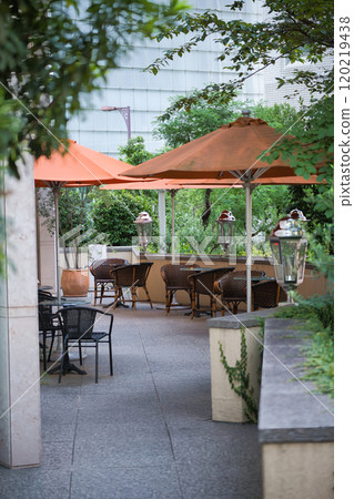 Open Terrace 120219438