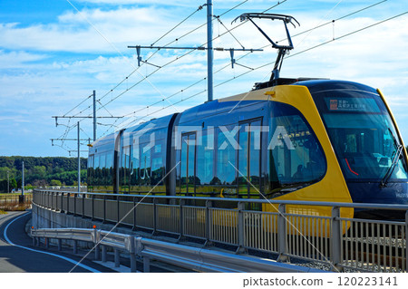 Haga-Utsunomiya LRT: Light line and rural scenery 120223141