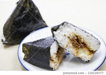 Rice balls with bonito flakes 120226577