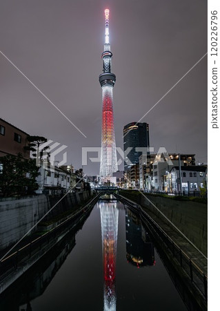 Skytree seen from the bridge 120226796