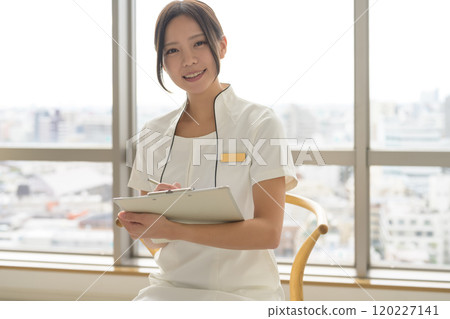 女性肖像 120227141