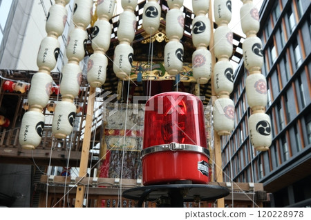 Police lights in front of the Gion Festival Torihoko float 120228978