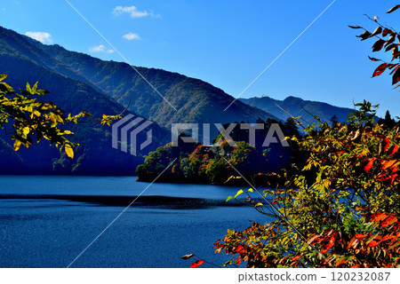 奧多摩湖生居之道 - 紅葉風景 奧多摩湖生居之道 - 紅葉風景 120232087