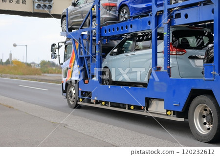 Carrier car (vehicle carrier) Carrier car (vehicle carrier) 120232612