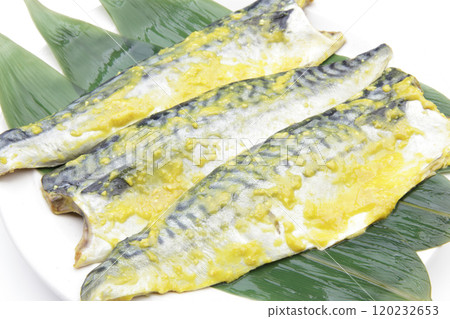 鯖魚在Nishikyo醃製 鯖魚在Nishikyo醃製 120232653