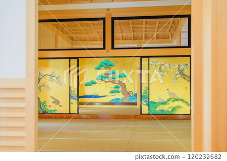 The gorgeous and luxurious feudal lord's Japanese-style room The gorgeous and luxurious feudal lord's Japanese-style room 120232682