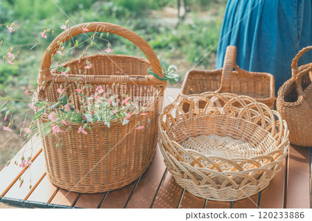 Flower picking basket 120233886