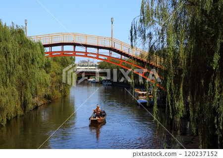 浪漫的茨城（秋日晴朗的午後，Gitchirako 和 Sappa 船搖曳。潮來是江戶時代海軍的一個要塞。） 120237152