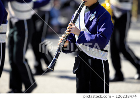 行進樂隊遊行樂器 120238474