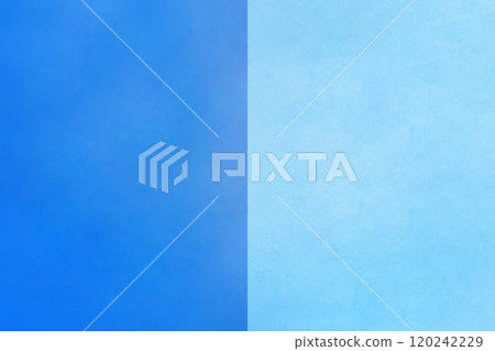 粗糙的深藍色和淺藍色背景垂直分成兩半 120242229