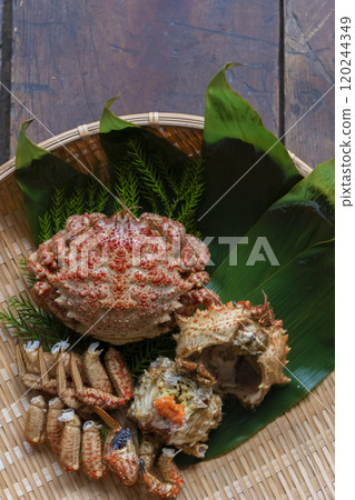 Spiny crab served in a colander 120244349