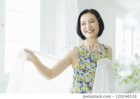 中年女性美麗形象 120246518