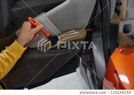 Man master working at car wash service Man master working at car wash service 120248188