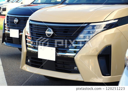 Nissan's new Serena lined up at a dealership Nissan's new Serena lined up at a dealership 120251223