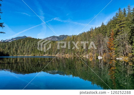 Autumn colors in fall at lake Eibsee, Garmisch-Partenkirchen, Bavarian alps, Germany Autumn colors in fall at lake Eibsee, Garmisch-Partenkirchen, Bavarian alps, Germany 120252288