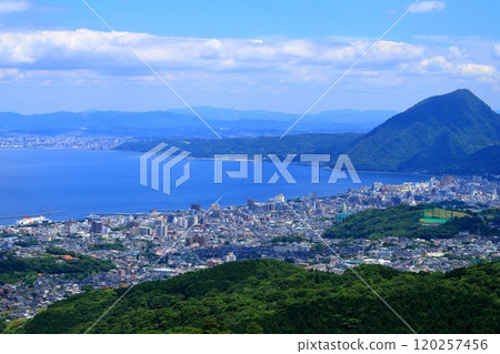 初夏的別府市(來自十文字展望台) 初夏的別府市(來自十文字展望台) 120257456