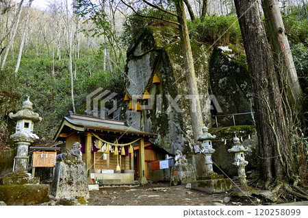 道誌山石割山石割神社的早晨 道誌山石割山石割神社的早晨 120258099