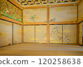 A gorgeous and luxurious Japanese-style room 120258638
