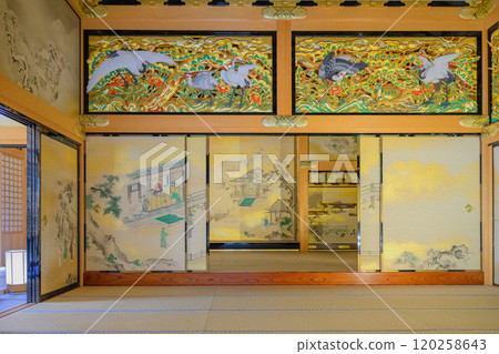 The Shogun's magnificent room 120258643