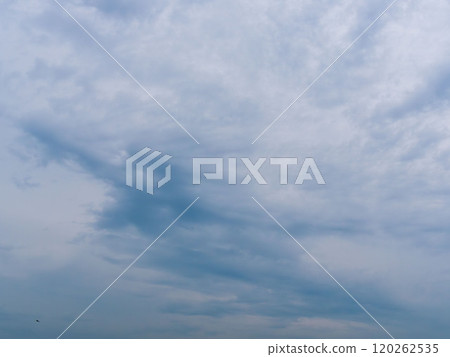 深秋多雲的天空 21 深秋多雲的天空 21 120262535