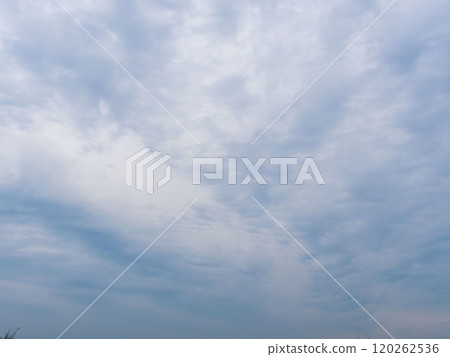 深秋多雲的天空 13 120262536