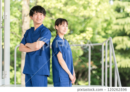Men and women of doctors, doctors, nurses, medical workers, doctors, occupational therapists, and physical therapists wearing scrubs Men and women of doctors, doctors, nurses, medical workers, doctors, occupational therapists, and physical therapists wearing scrubs 120262896