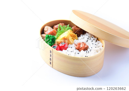 手工製作的午餐盒 (magewappa) 白色背景 手工製作的午餐盒 (magewappa) 白色背景 120263662