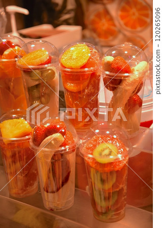 果汁前的水果 120265096