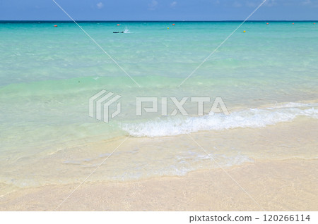 A very beautiful view of Yonaha Maehama Beach in Miyako Island A very beautiful view of Yonaha Maehama Beach in Miyako Island 120266114