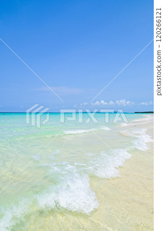 A very beautiful view of Yonaha Maehama Beach in Miyako Island 120266121