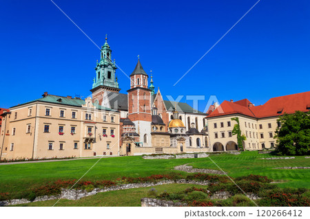 Wawel Cathedral in Krakow, Poland 120266412