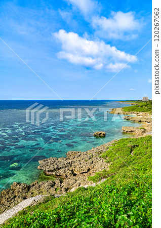The beautiful ocean of Miyakojima seen from the observation deck The beautiful ocean of Miyakojima seen from the observation deck 120267062