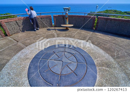 高知縣土佐清水市足折岬展望台的景觀與指南針 高知縣土佐清水市足折岬展望台的景觀與指南針 120267413