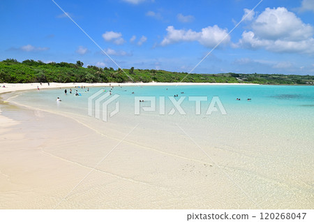 Toguchihama Beach, a very beautiful beach on Irabu Island Toguchihama Beach, a very beautiful beach on Irabu Island 120268047