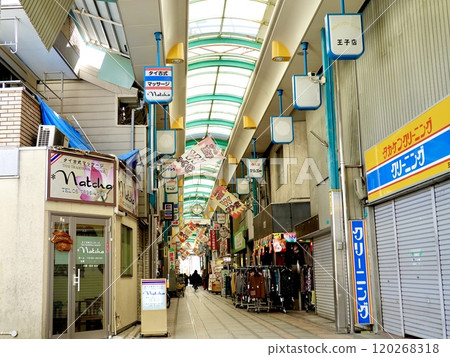 大阪市阿倍野區中道街阿倍野王子商店街拱廊街風景 大阪市阿倍野區中道街阿倍野王子商店街拱廊街風景 120268318